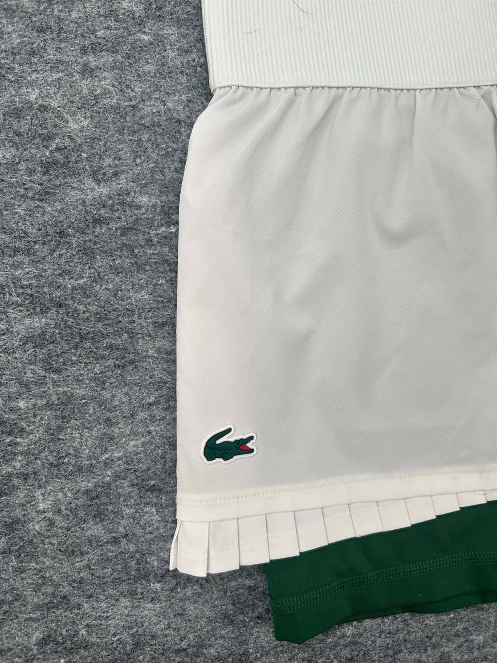 Lacoste Sport Tennis Short Tour Women Size 10 White Green Pleated Sz 40(8) - Picture 5 of 9